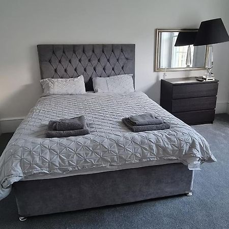 Large 4 Bed Apartman EDI Kültér fotó