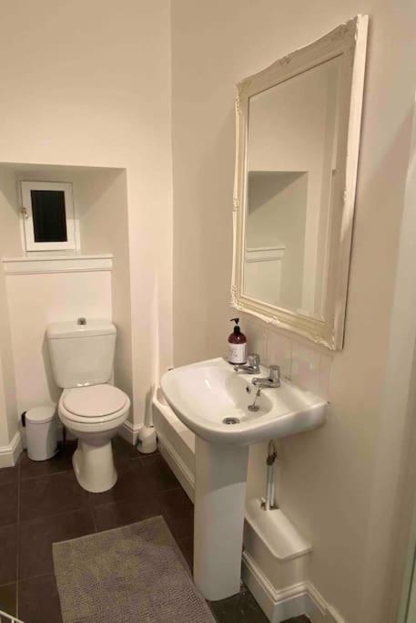 Large 4 Bed Apartman EDI Kültér fotó